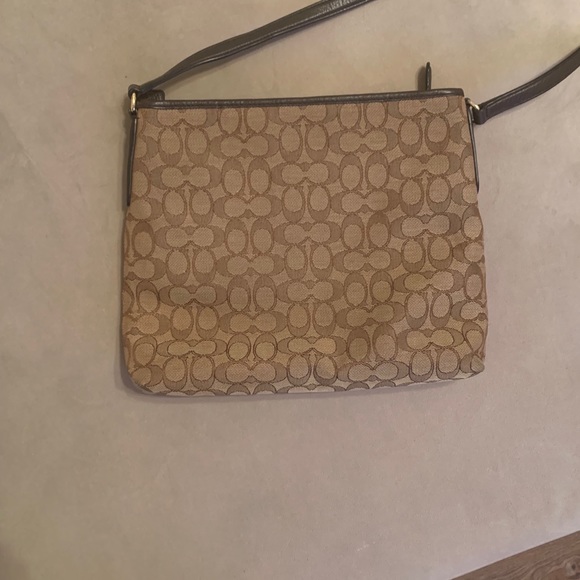 Coach crossbody purse - Picture 3 of 3